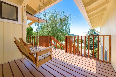 18060 Bowie St, Tehachapi, CA 93561 photo 3
