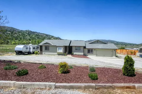 23641 Lakeview Dr, Tehachapi, CA 93561 photo 3