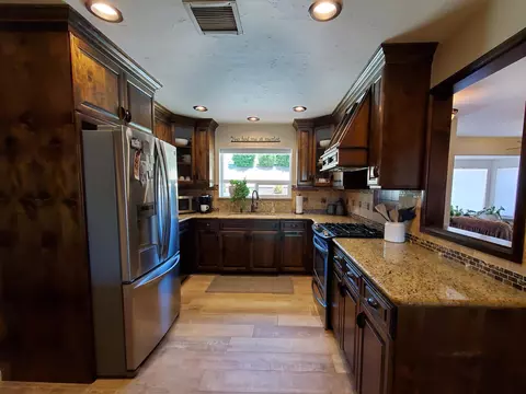 23641 Lakeview Dr, Tehachapi, CA 93561 photo 10