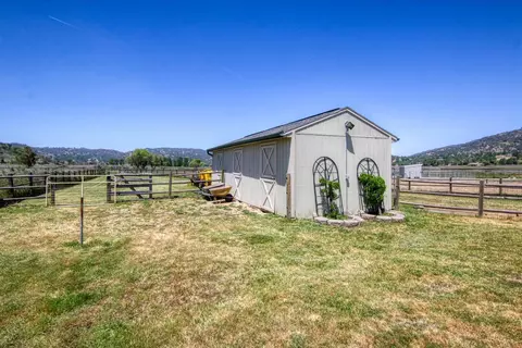23641 Lakeview Dr, Tehachapi, CA 93561 photo 32