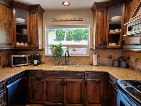 23641 Lakeview Dr, Tehachapi, CA 93561 photo 8