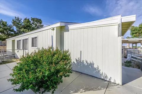 2340 Rangeview Dr, Rosamond, CA 93560 photo 4