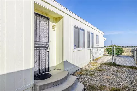 2340 Rangeview Dr, Rosamond, CA 93560 photo 2