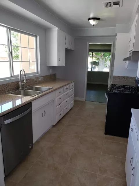 38575 Jacklin Ave, Palmdale, CA 93550 photo 5