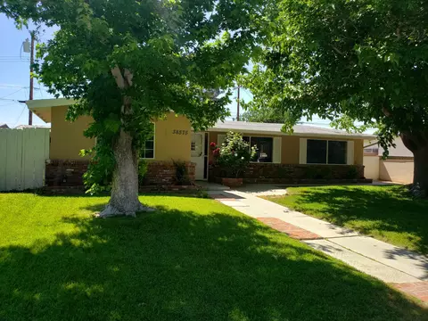 38575 Jacklin Ave, Palmdale, CA 93550 photo 2