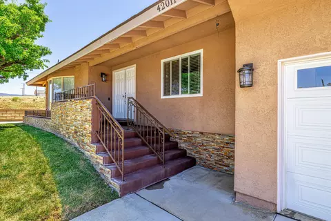 42011 W 47th St, Lancaster, CA 93536 photo 4