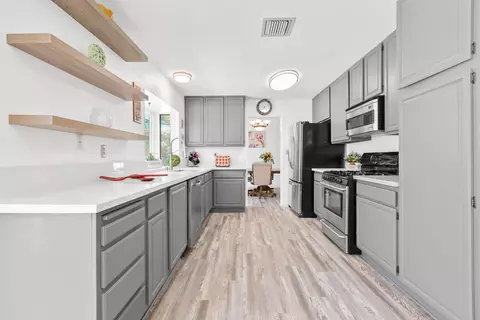 2589 Bottle Tree Dr, Palmdale, CA 93550 photo 11