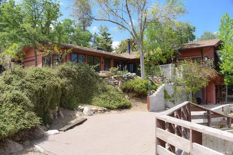 21605 Belmont Dr, Tehachapi, CA 93561 photo 2