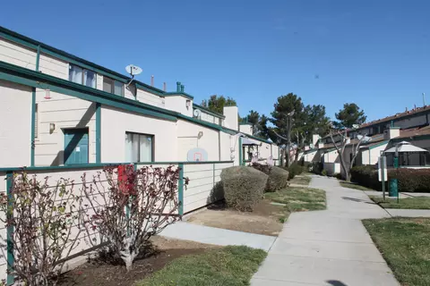 44544 E 15th St UNIT 12, Lancaster, CA 93535 photo 1