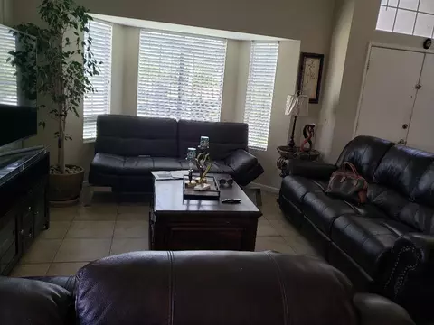 37615 36th St E, Palmdale, CA 93550 photo 2