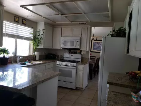 37615 36th St E, Palmdale, CA 93550 photo 4