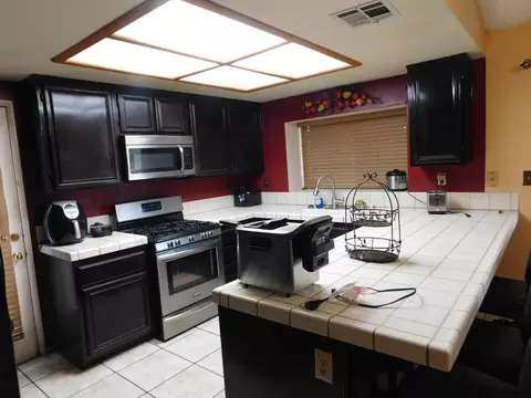 38005 E 43rd St, Palmdale, CA 93552 photo 4
