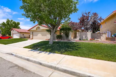 1229 Avenue J12 E, Lancaster, CA 93535 photo 3