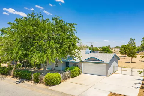 40946 E 172nd St, Lancaster, CA 93535 photo 2