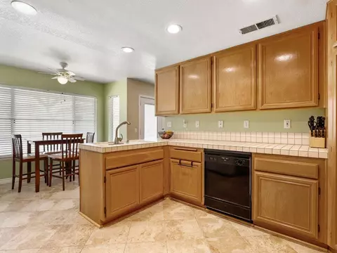 36540 Peridot Ln, Palmdale, CA 93550 photo 5