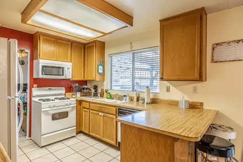 2030 Matthew Ave, Rosamond, CA 93560 photo 5