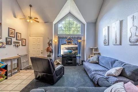 2030 Matthew Ave, Rosamond, CA 93560 photo 2