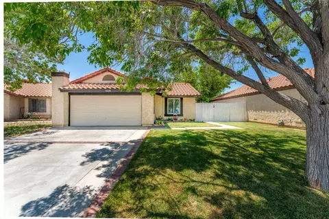 3238 Avenue S1 E, Palmdale, CA 93550 photo 1