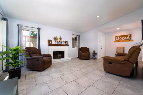 3238 Avenue S1 E, Palmdale, CA 93550 photo 2