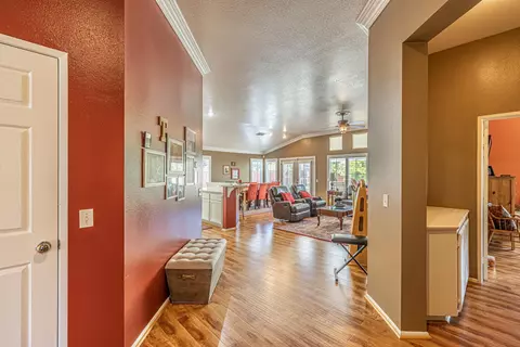 44715 Sandhurst Ln, Lancaster, CA 93536 photo 4
