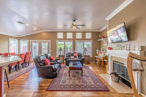44715 Sandhurst Ln, Lancaster, CA 93536 photo 6