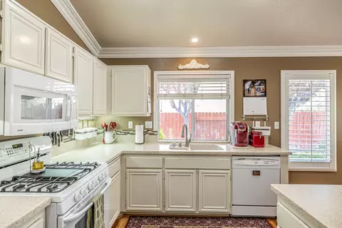 44715 Sandhurst Ln, Lancaster, CA 93536 photo 10
