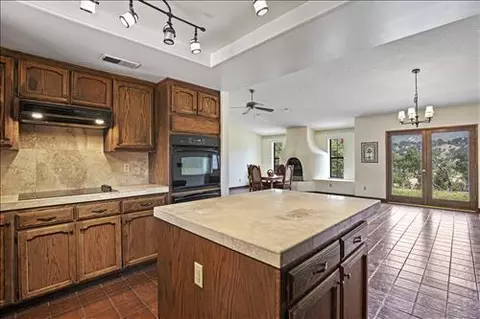23921 Parke Ct, Tehachapi, CA 93561 photo 11