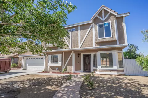 1813 Gable View St, Palmdale, CA 93550 photo 2