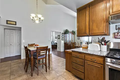 6128 Cabriolet Ct, Lancaster, CA 93536 photo 16