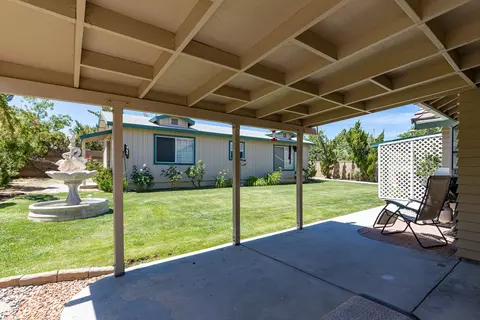 6128 Cabriolet Ct, Lancaster, CA 93536 photo 34