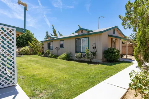 6128 Cabriolet Ct, Lancaster, CA 93536 photo 44