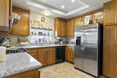 6128 Cabriolet Ct, Lancaster, CA 93536 photo 15