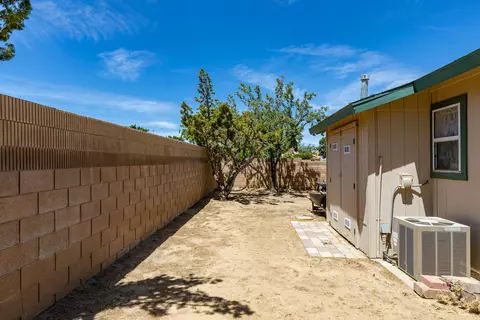 6128 Cabriolet Ct, Lancaster, CA 93536 photo 39