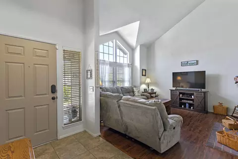 6128 Cabriolet Ct, Lancaster, CA 93536 photo 11