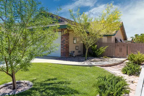 6128 Cabriolet Ct, Lancaster, CA 93536 photo 7