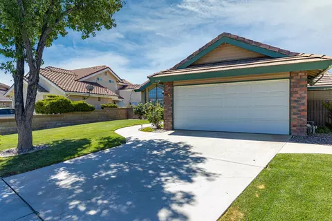 6128 Cabriolet Ct, Lancaster, CA 93536 photo 5