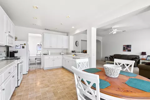 5840 Monaco Ln, Palmdale, CA 93552 photo 17
