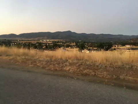 22700 Mariposa Rd, Tehachapi, CA 93561 photo 1