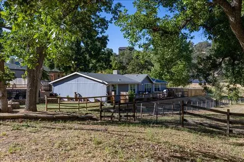 18040 Alps Dr, Tehachapi, CA 93561 photo 3