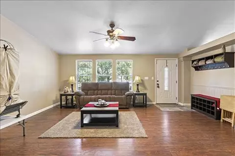 18040 Alps Dr, Tehachapi, CA 93561 photo 4