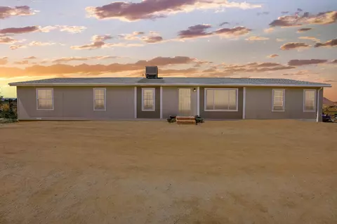 8556 W 40th St, Mojave, CA 93501 photo 1