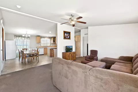 8556 W 40th St, Mojave, CA 93501 photo 6