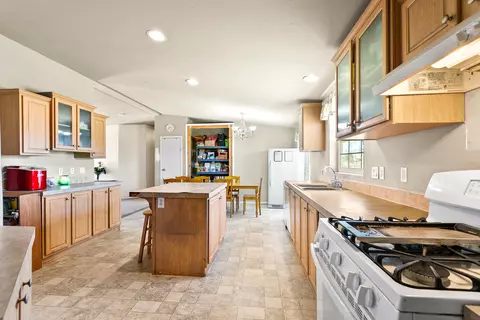 8556 W 40th St, Mojave, CA 93501 photo 4