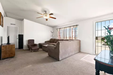 8556 W 40th St, Mojave, CA 93501 photo 7