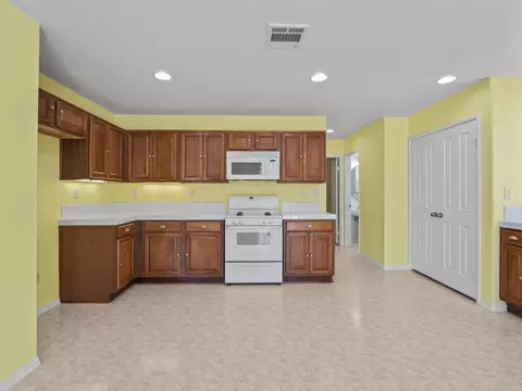 2112 Benfar Dr, Lancaster, CA 93535 photo 17