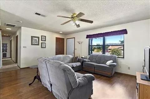21420 Shirley Dr, Tehachapi, CA 93561 photo 5