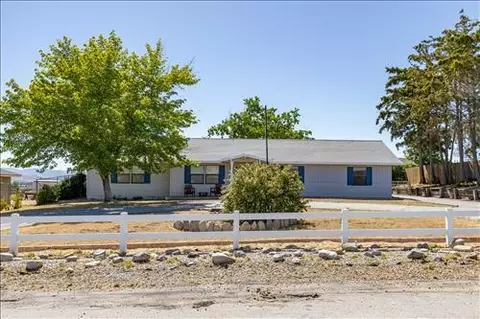 21420 Shirley Dr, Tehachapi, CA 93561 photo 2
