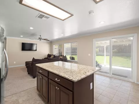 6164 Treehaven Ct, Lancaster, CA 93536 photo 12