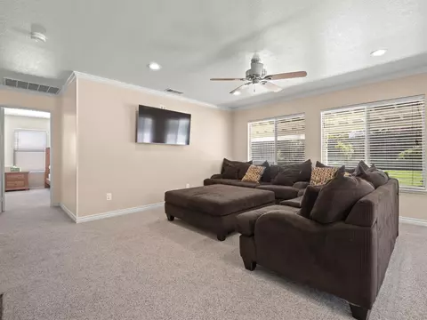 6164 Treehaven Ct, Lancaster, CA 93536 photo 6