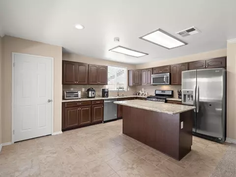 6164 Treehaven Ct, Lancaster, CA 93536 photo 10